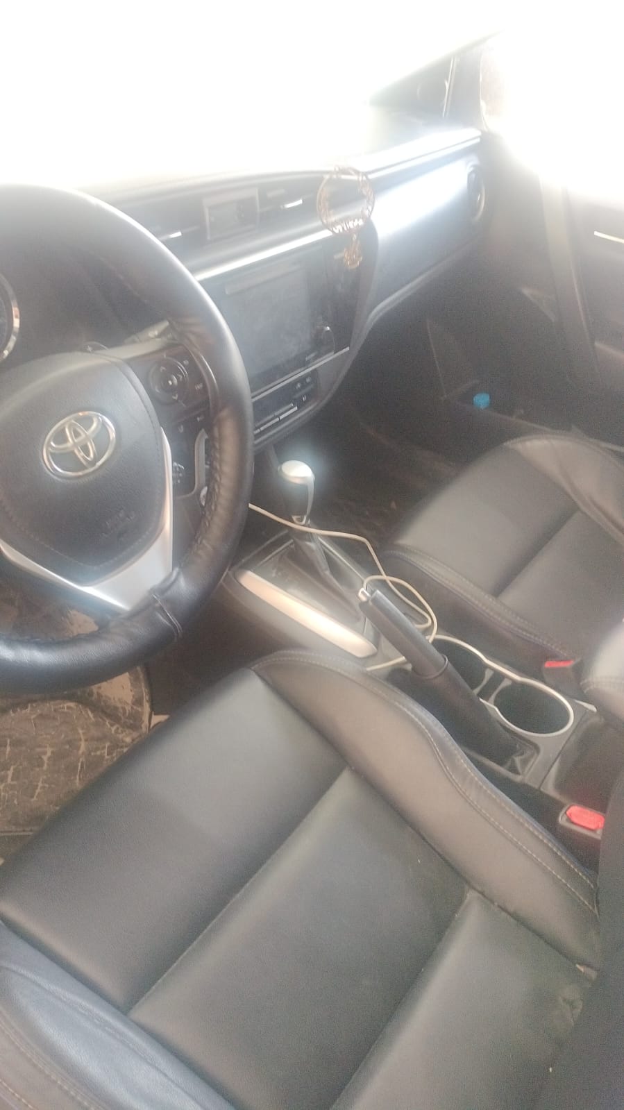 Car Image 2017 TOYOTA COROLLA XSE