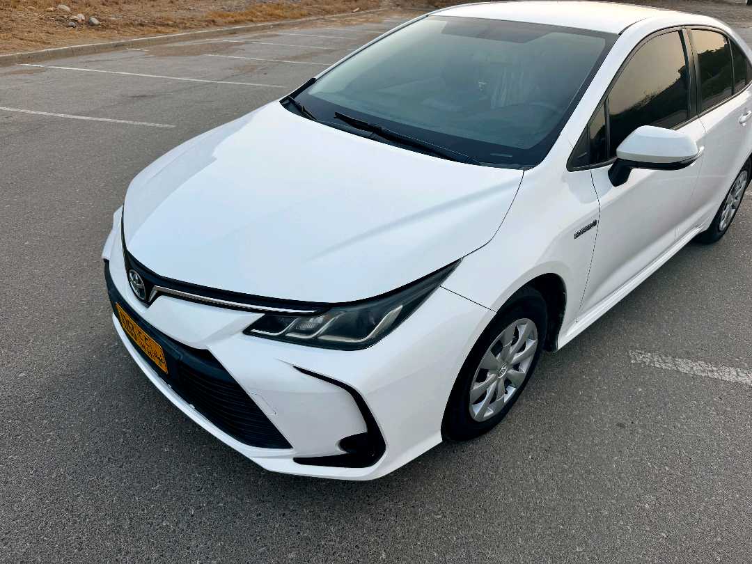 Car Image 2020 TOYOTA COROLLA LE