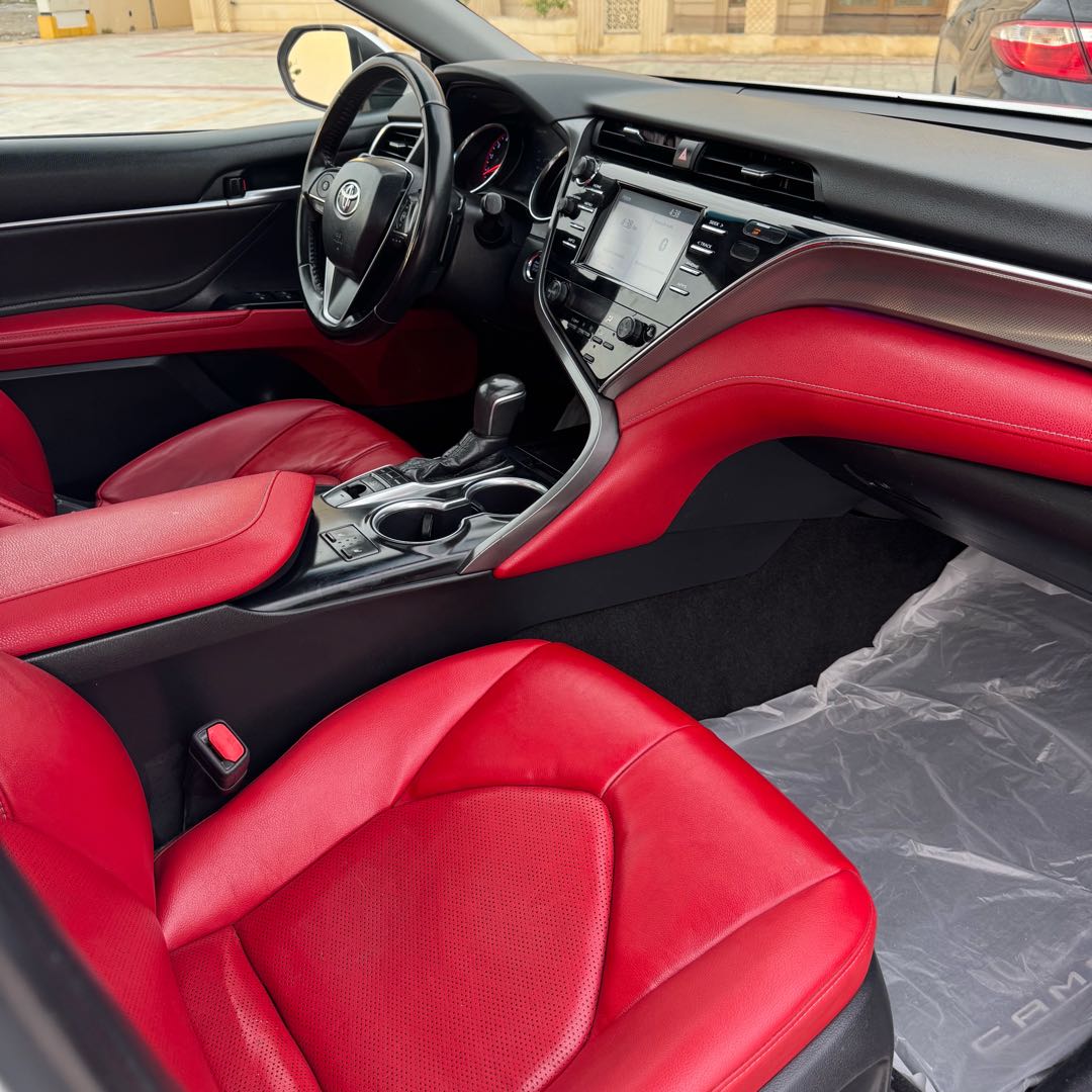Car Image 2018 TOYOTA CAMRY XSE