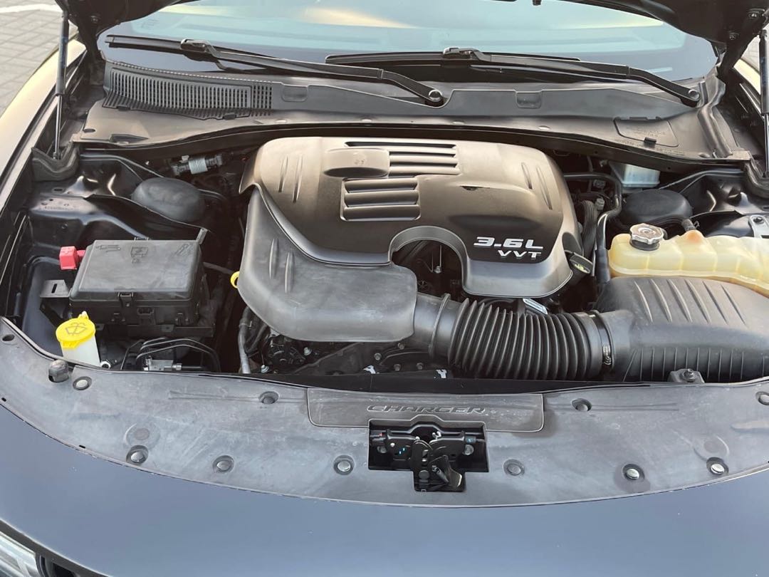 Car Image 2019 DODGE CHARGER SXT