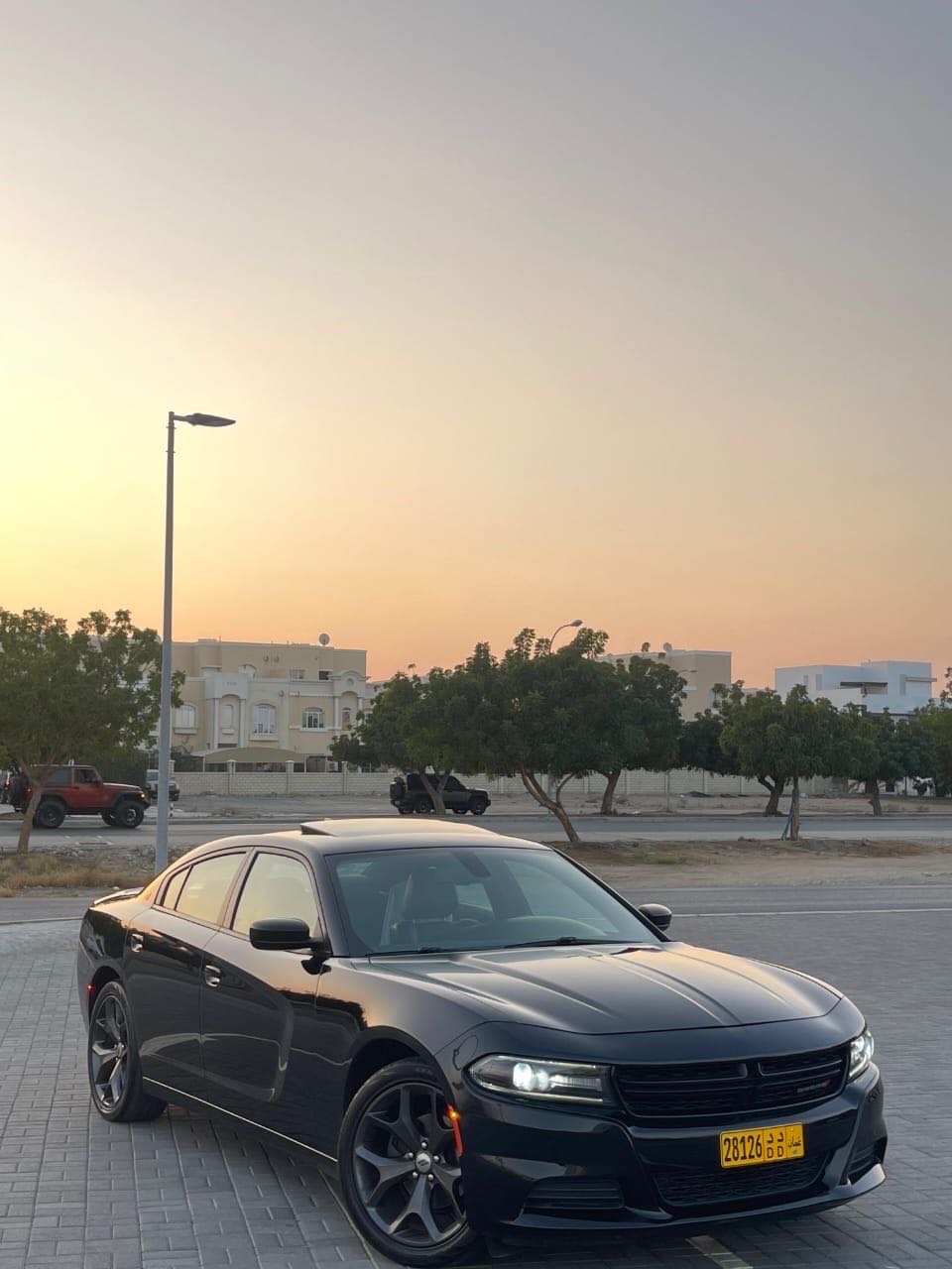 Car Image 2019 DODGE CHARGER SXT