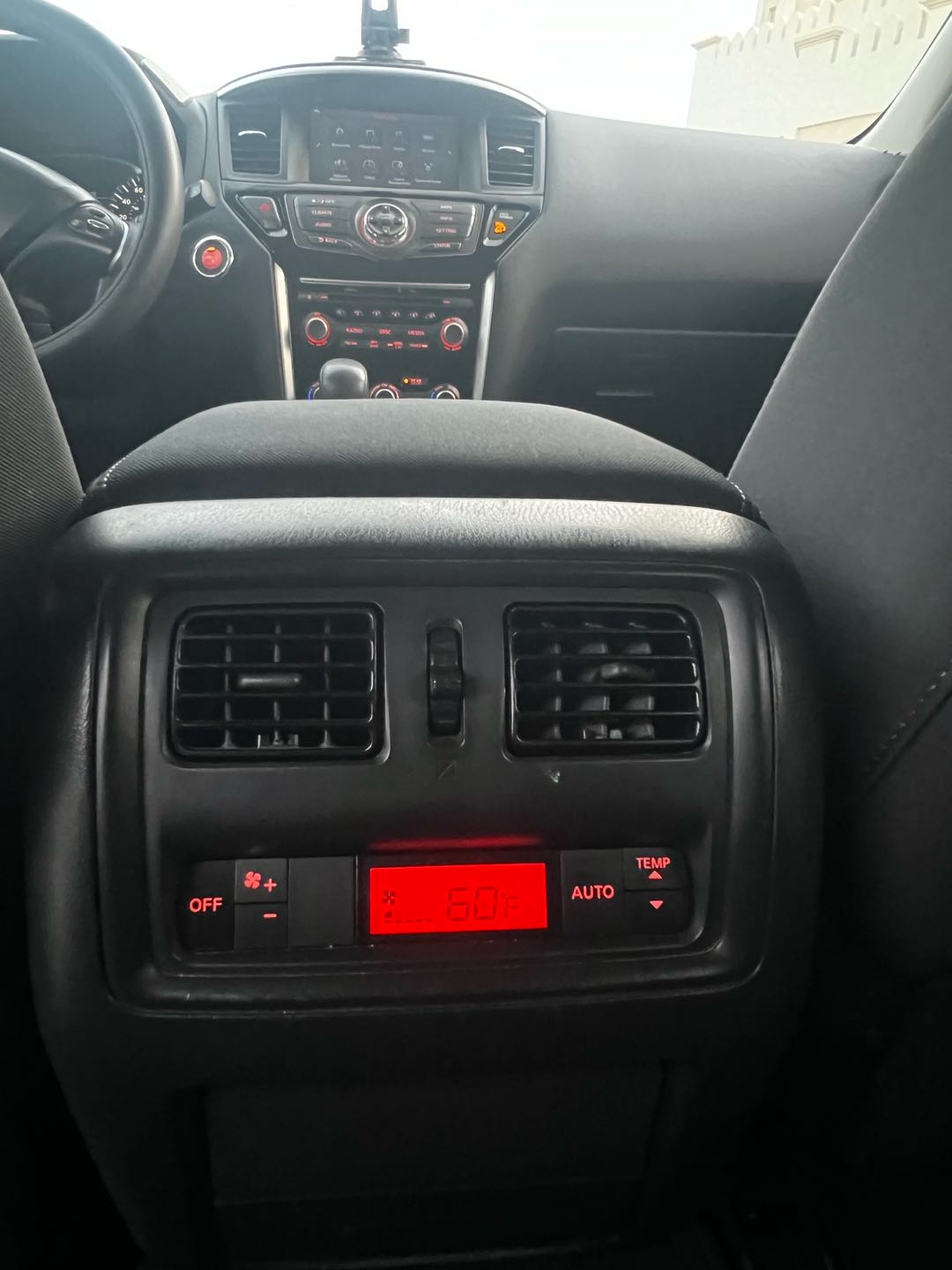 Car Image 2017 NISSAN PATHFINDER SV