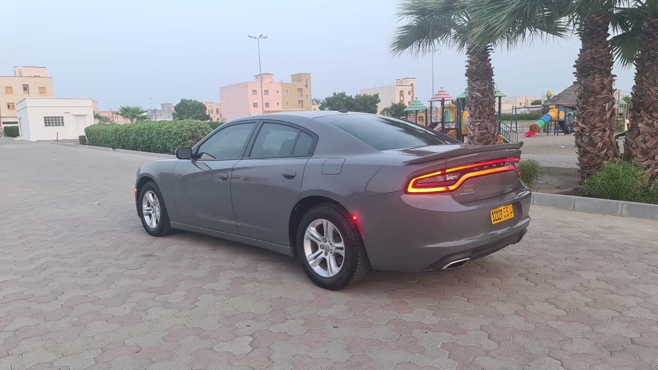 Car Image 2019 DODGE CHARGER SXT