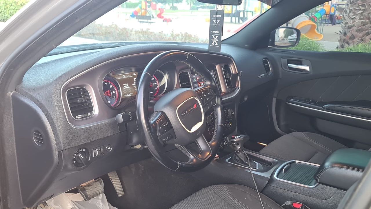 Car Image 2019 DODGE CHARGER SXT