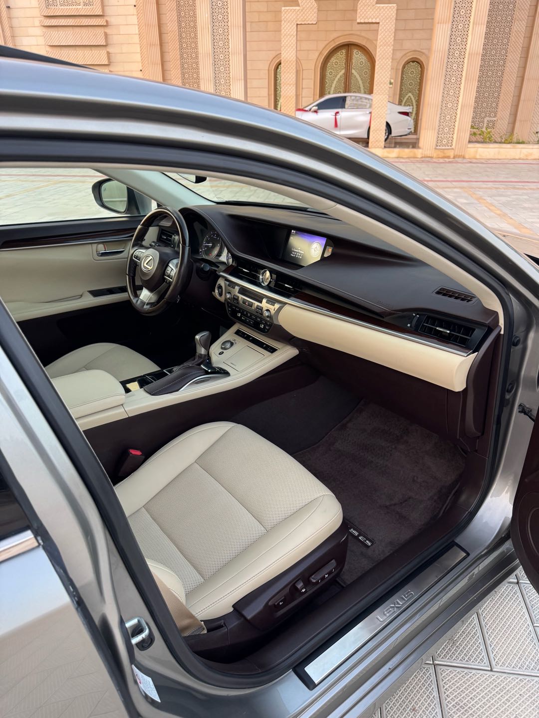 Car Image 2018 LEXUS ES 350