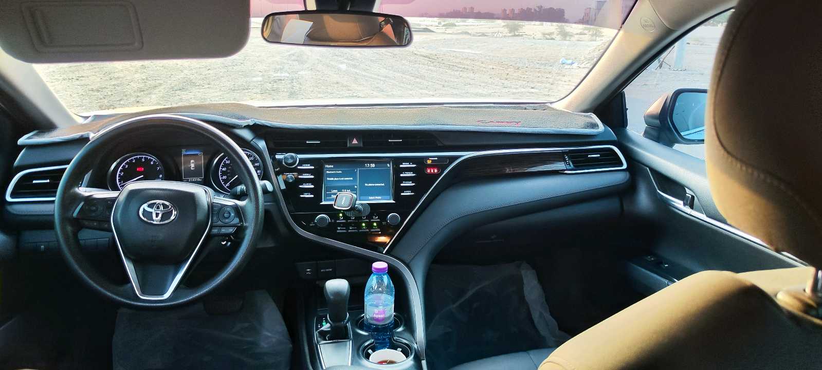 Car Image 2018 TOYOTA CAMRY LE