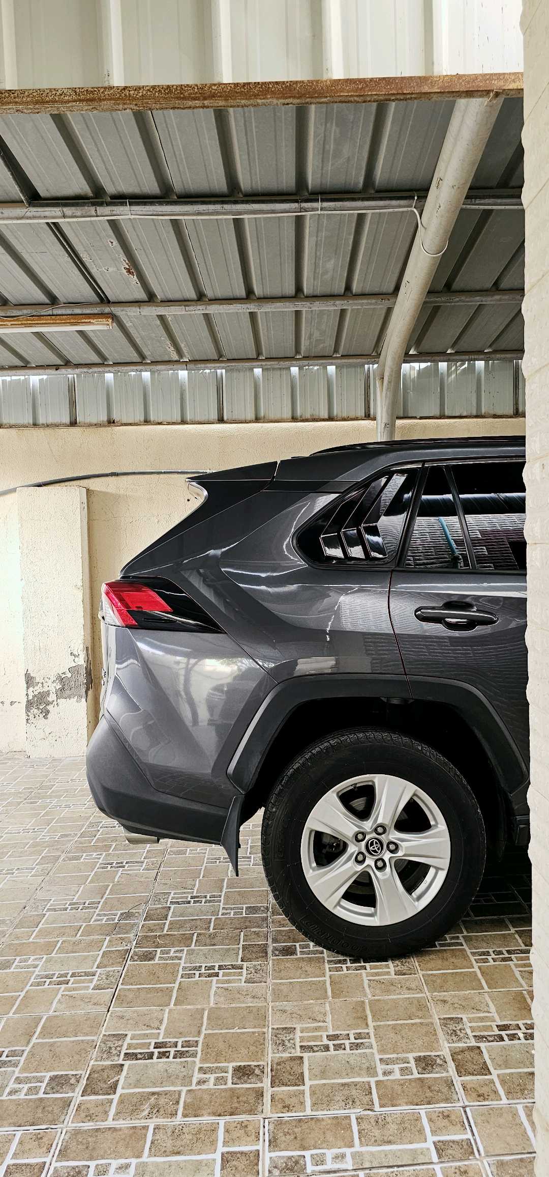 Car Image 2019 TOYOTA RAV4 XLE