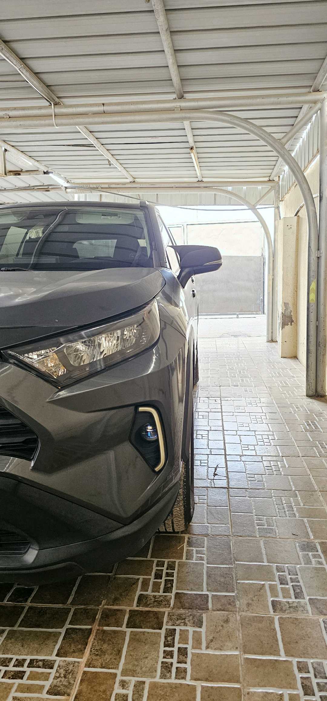Car Image 2019 TOYOTA RAV4 XLE