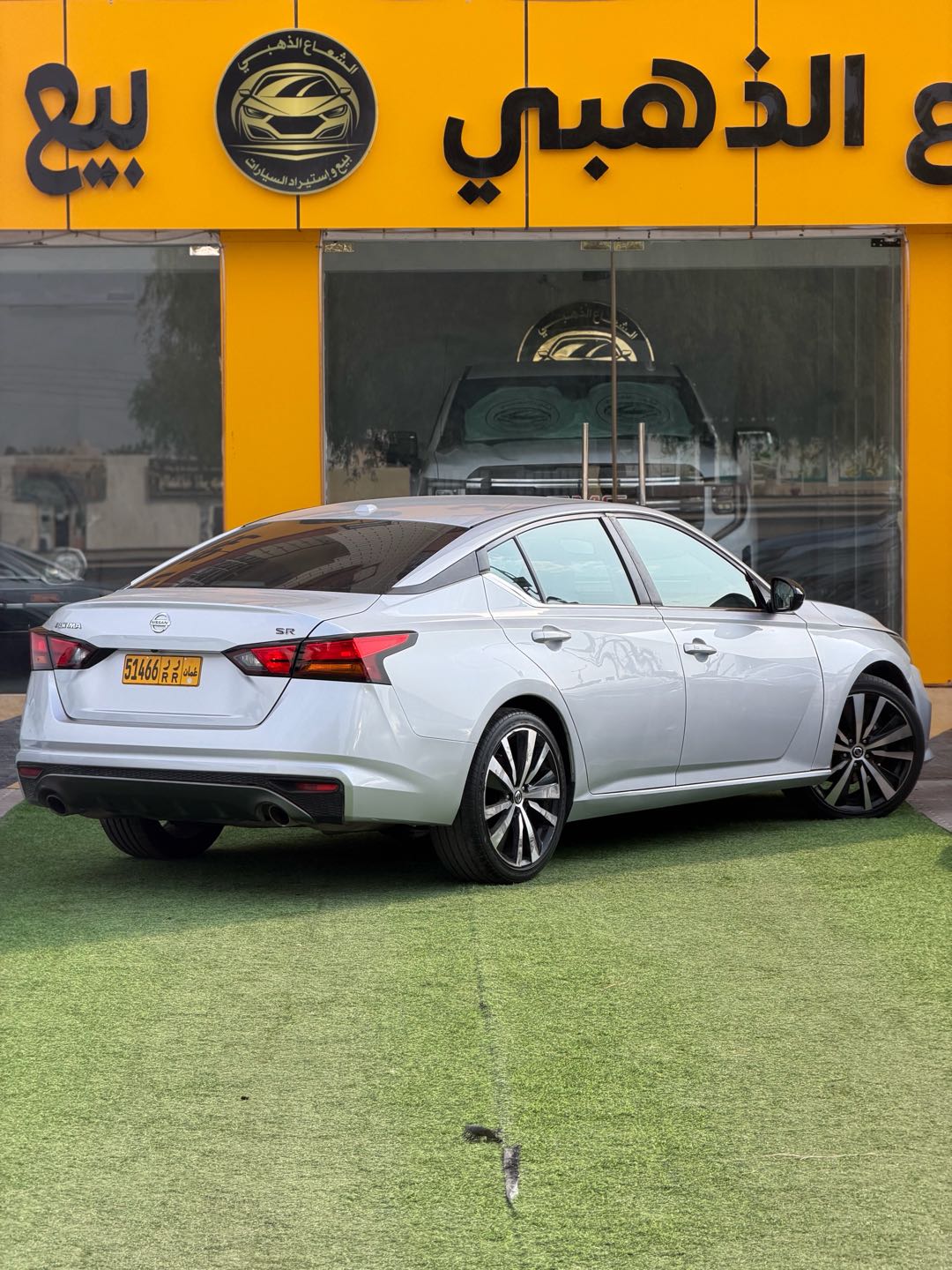 Car Image 2019 NISSAN ALTIMA SR