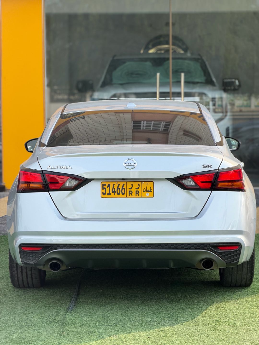 Car Image 2019 NISSAN ALTIMA SR