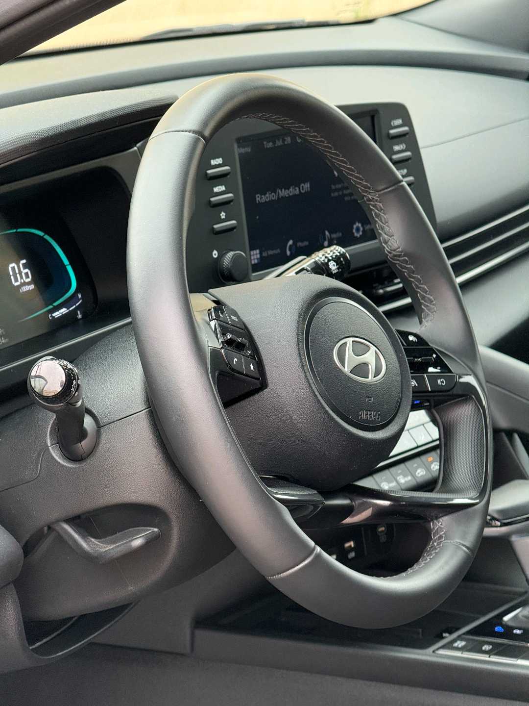 HYUNDAI ELANTRA 2025
