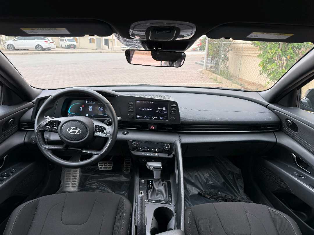 HYUNDAI ELANTRA 2025
