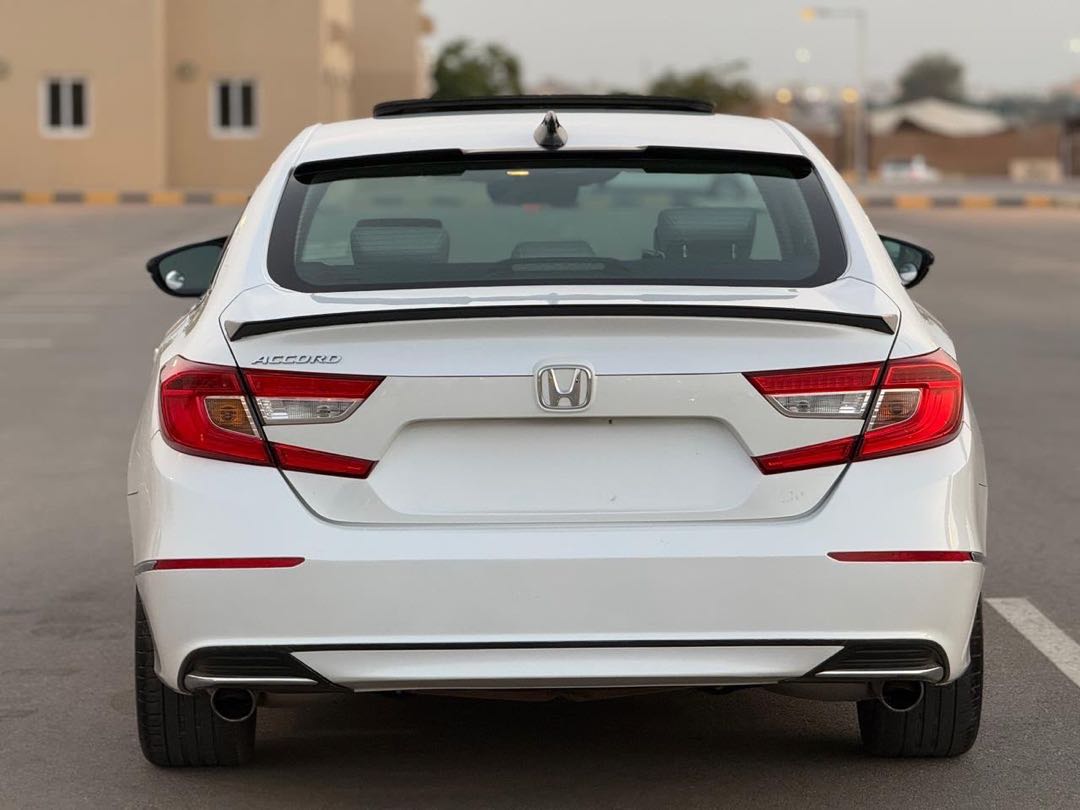 Car Image 2018 HONDA ACCORD EXL