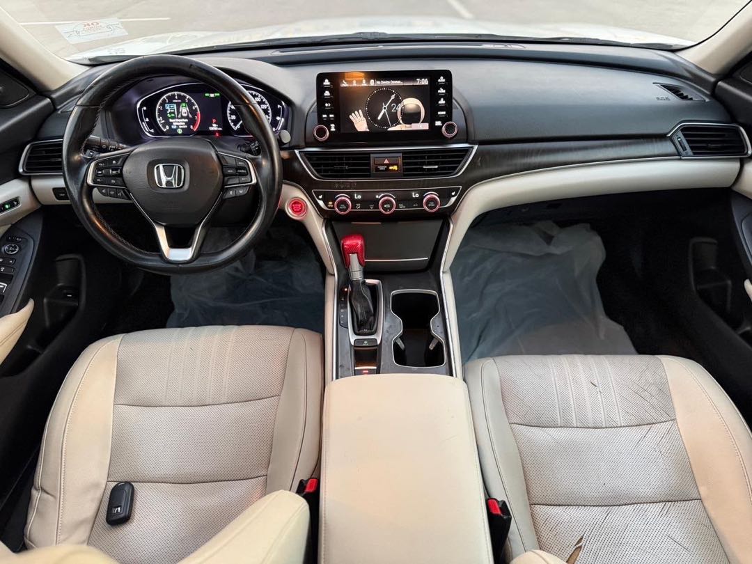 Car Image 2018 HONDA ACCORD EXL