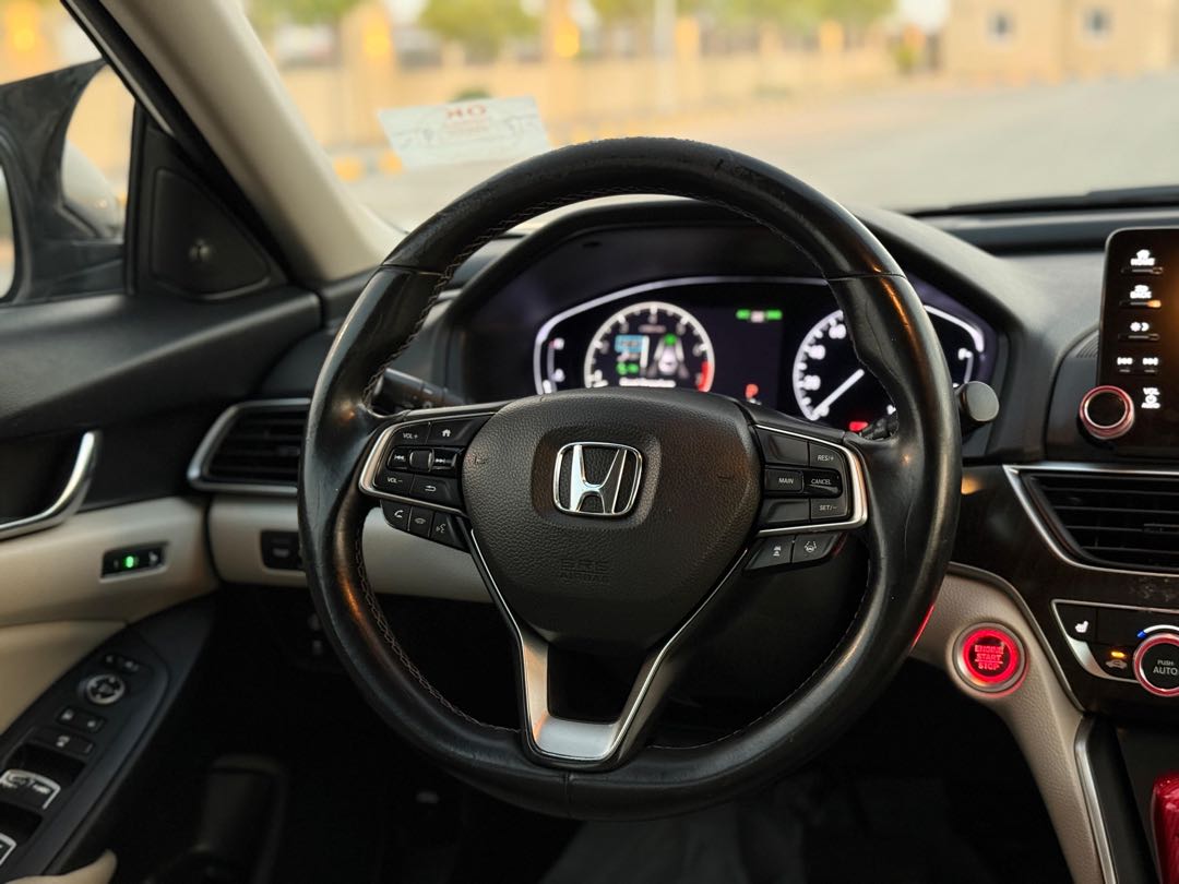 Car Image 2018 HONDA ACCORD EXL