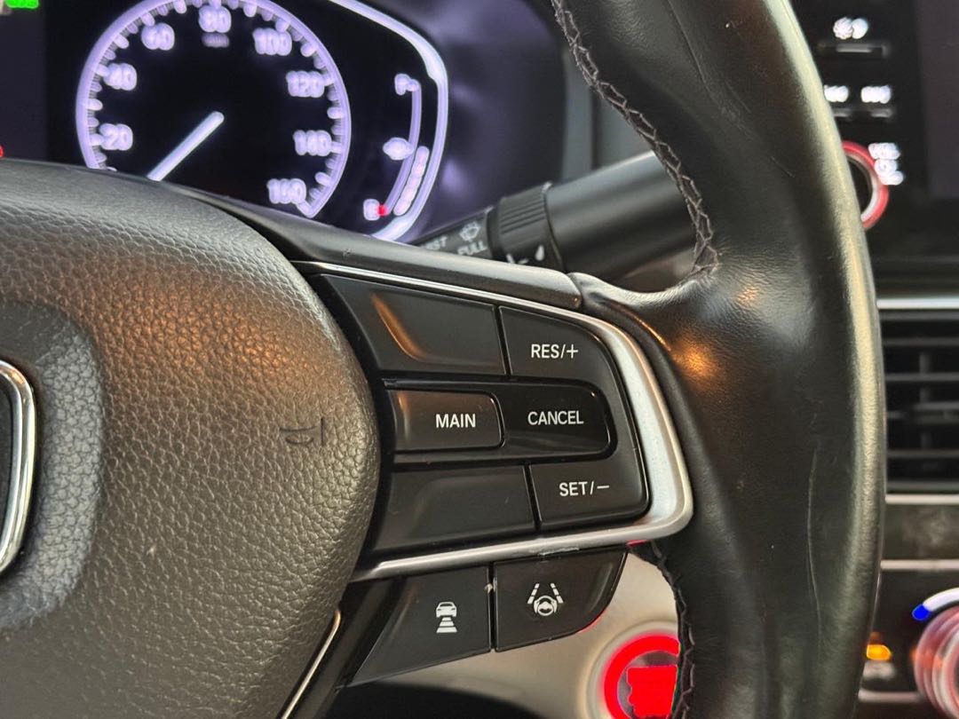Car Image 2018 HONDA ACCORD EXL