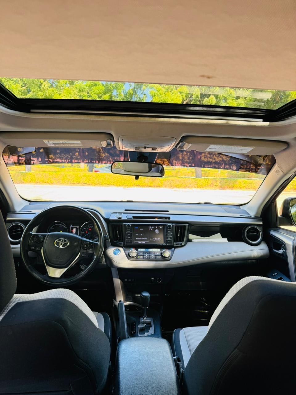 Car Image 2018 TOYOTA RAV4 LIMITED