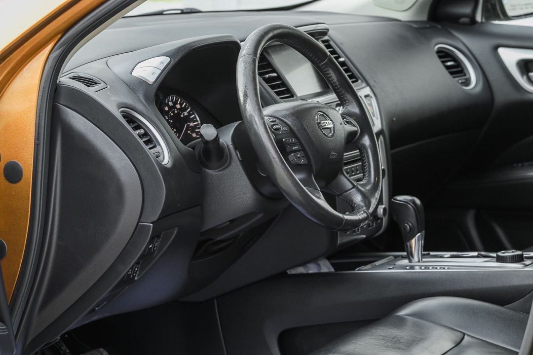 Car Image 2017 NISSAN PATHFINDER SL