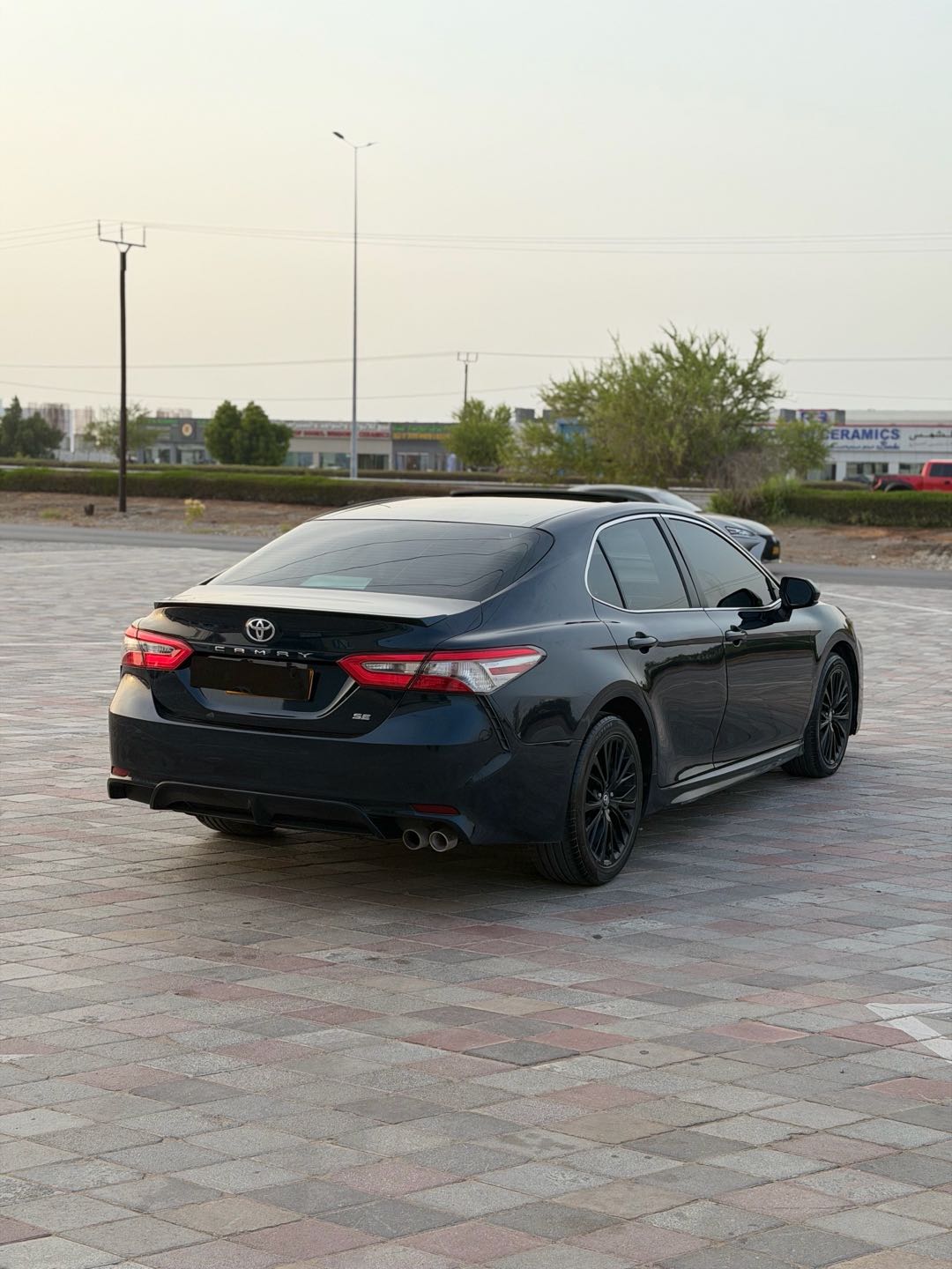Car Image 2018 TOYOTA CAMRY SE