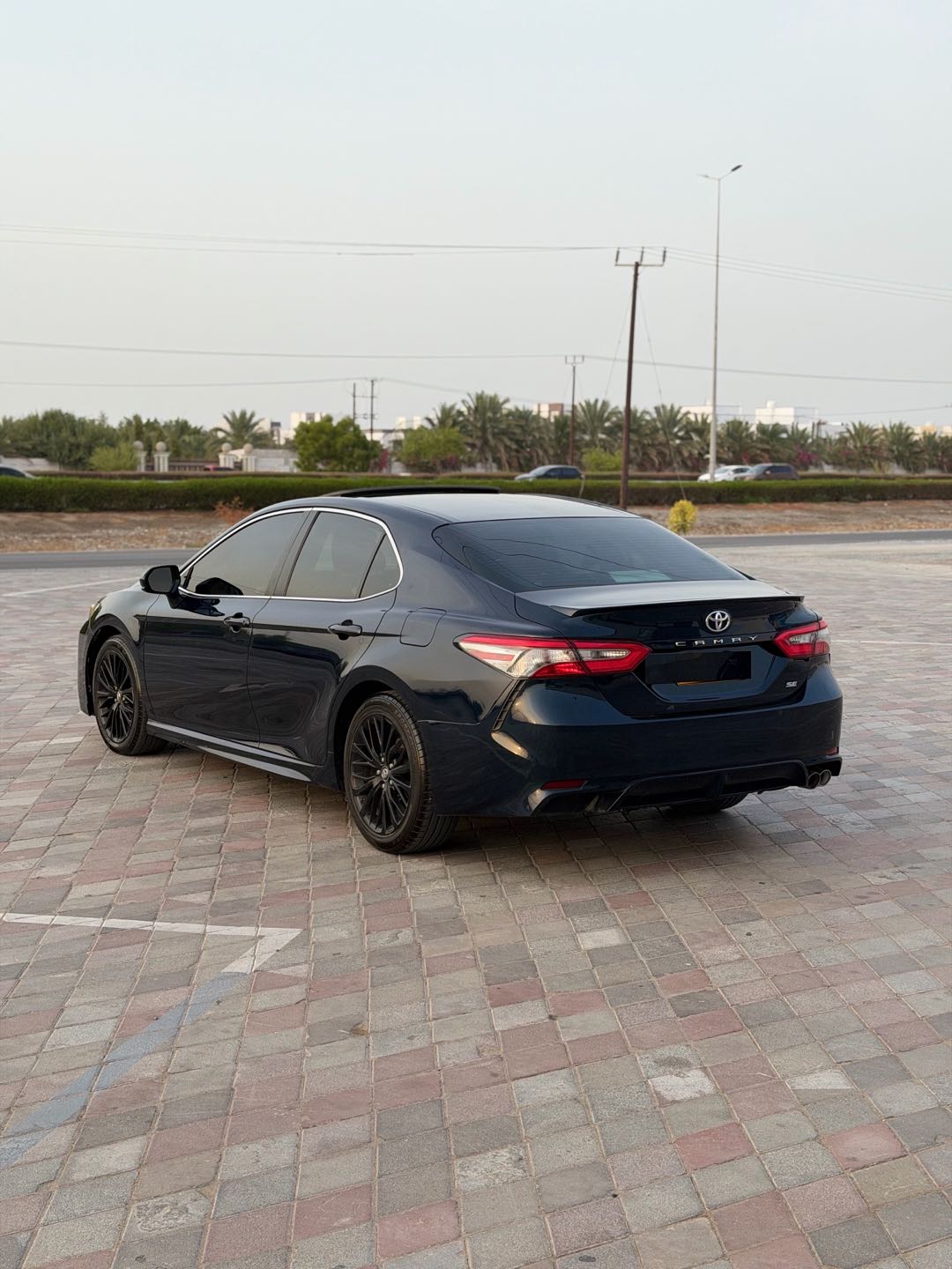 Car Image 2018 TOYOTA CAMRY SE