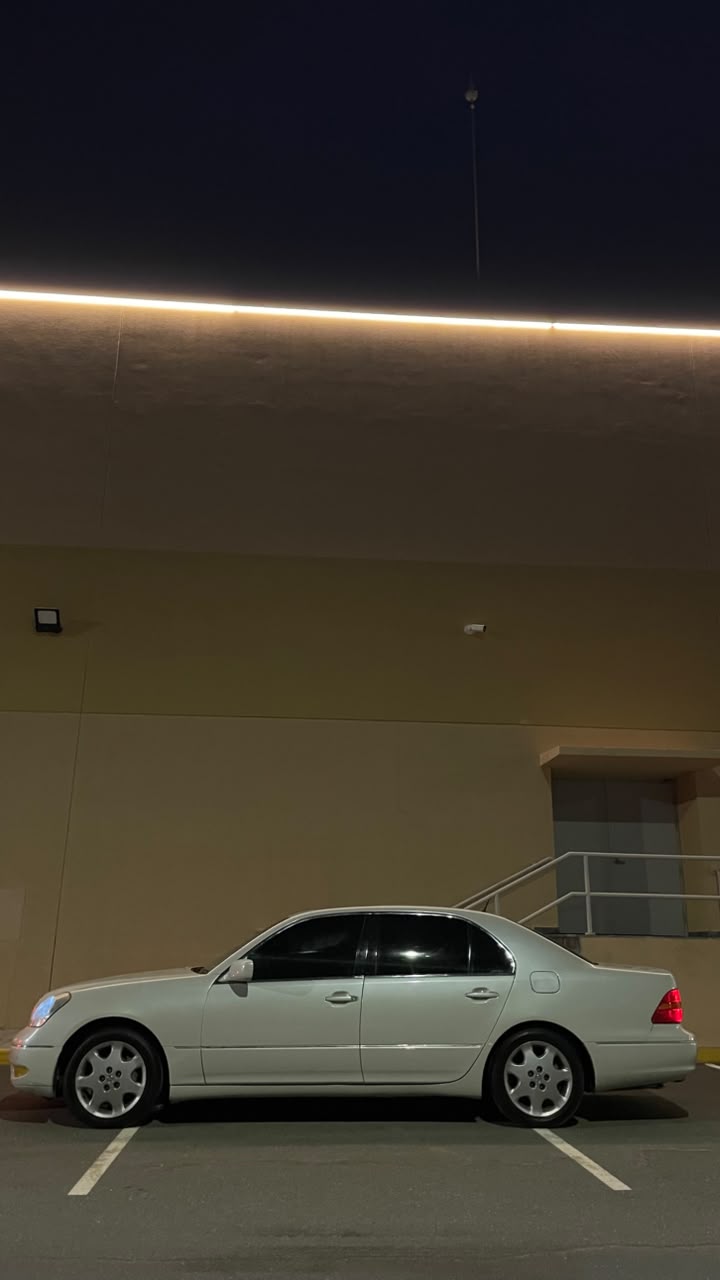 Car Image 2001 LEXUS LS 430