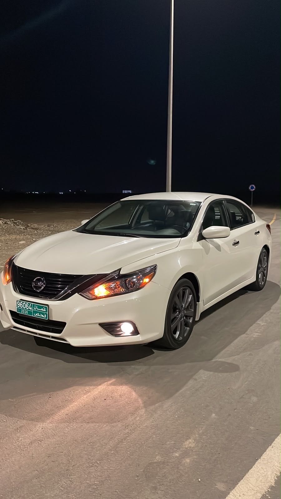 Car Image 2018 NISSAN ALTIMA SR