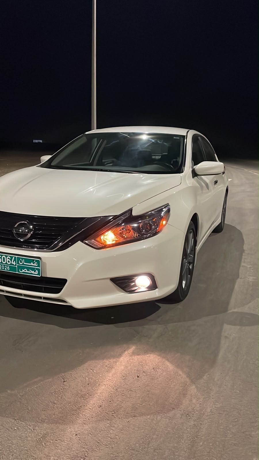 Car Image 2018 NISSAN ALTIMA SR
