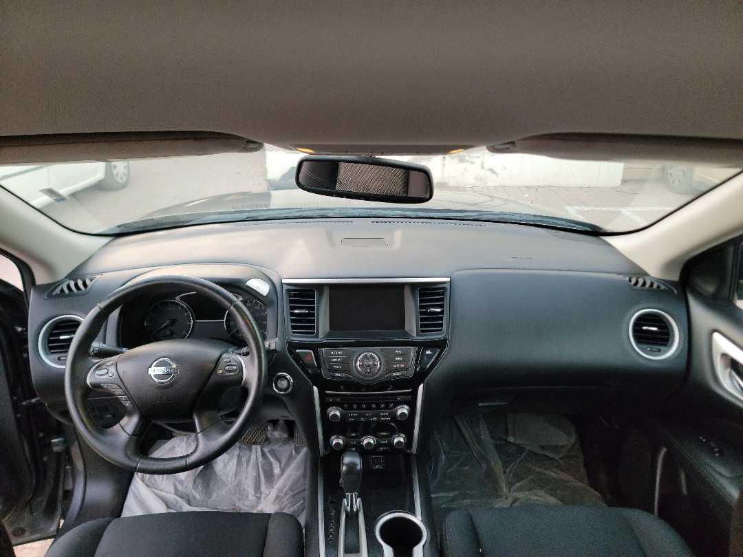 Car Image 2018 NISSAN PATHFINDER SV