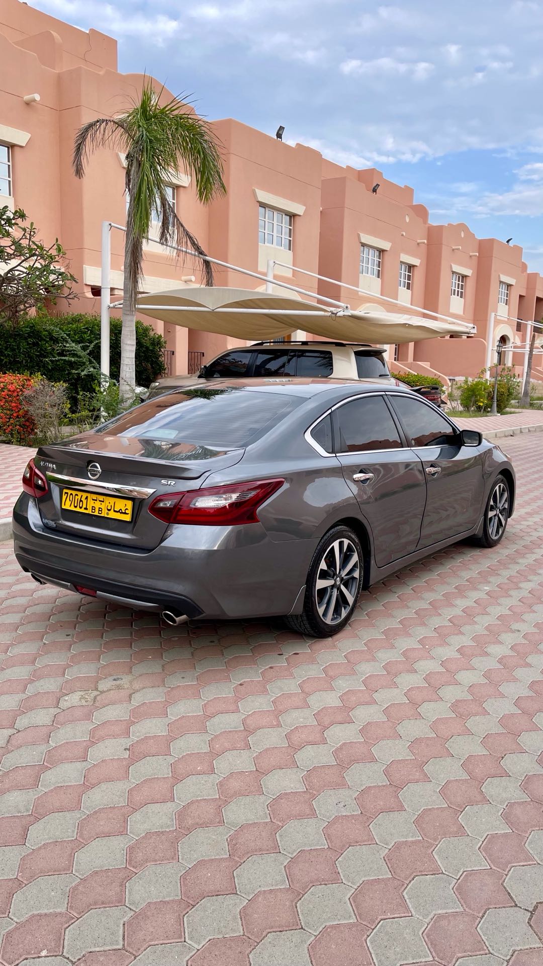 Car Image 2017 NISSAN ALTIMA SR
