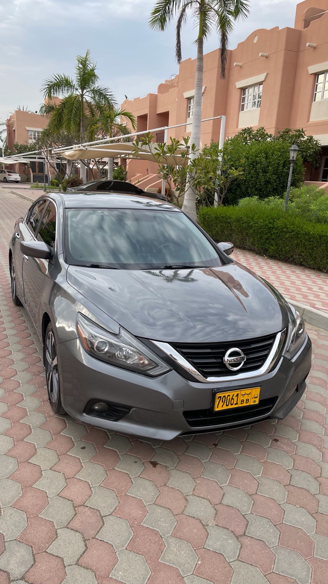 Car Image 2017 NISSAN ALTIMA SR