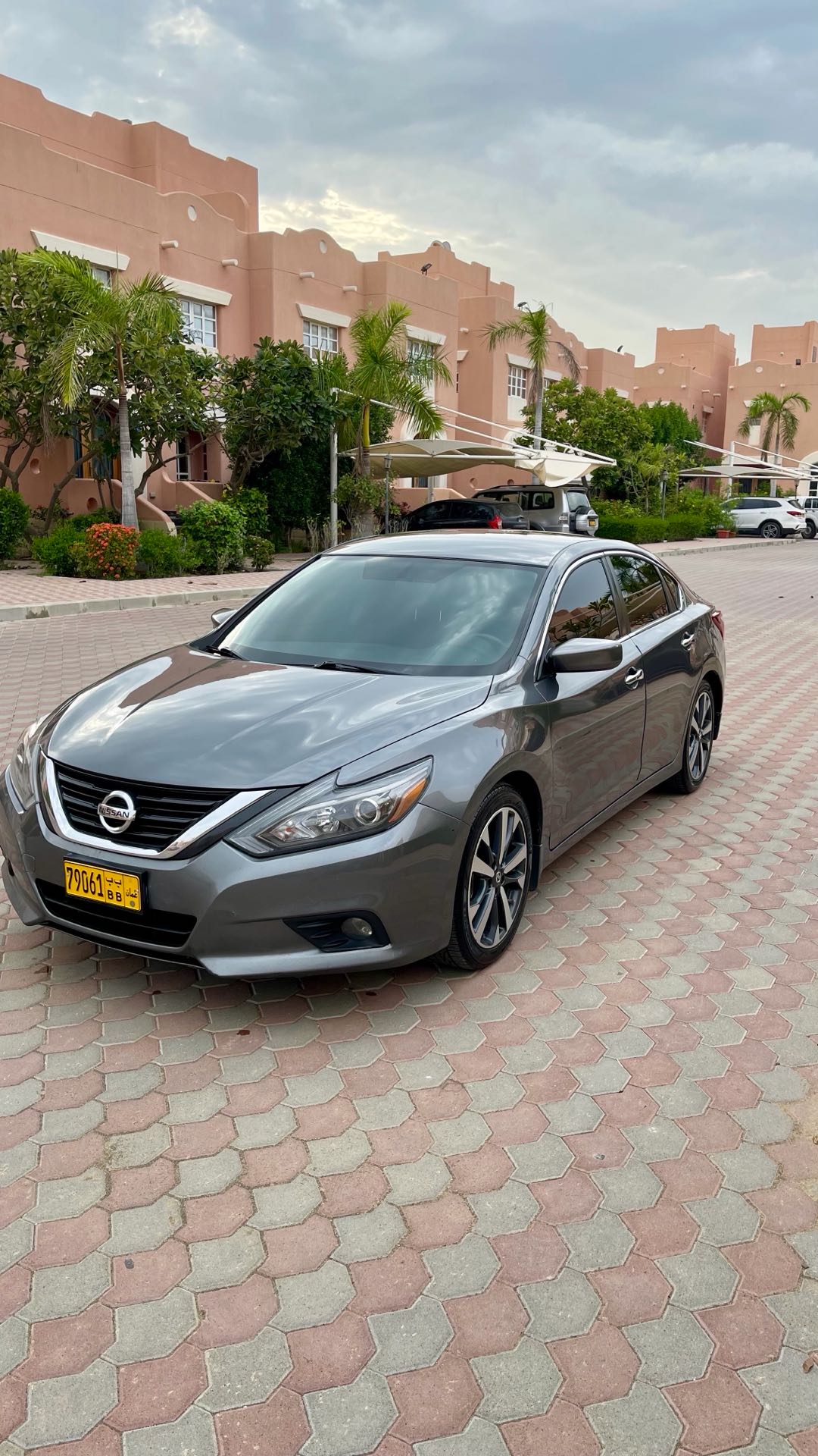 Car Image 2017 NISSAN ALTIMA SR