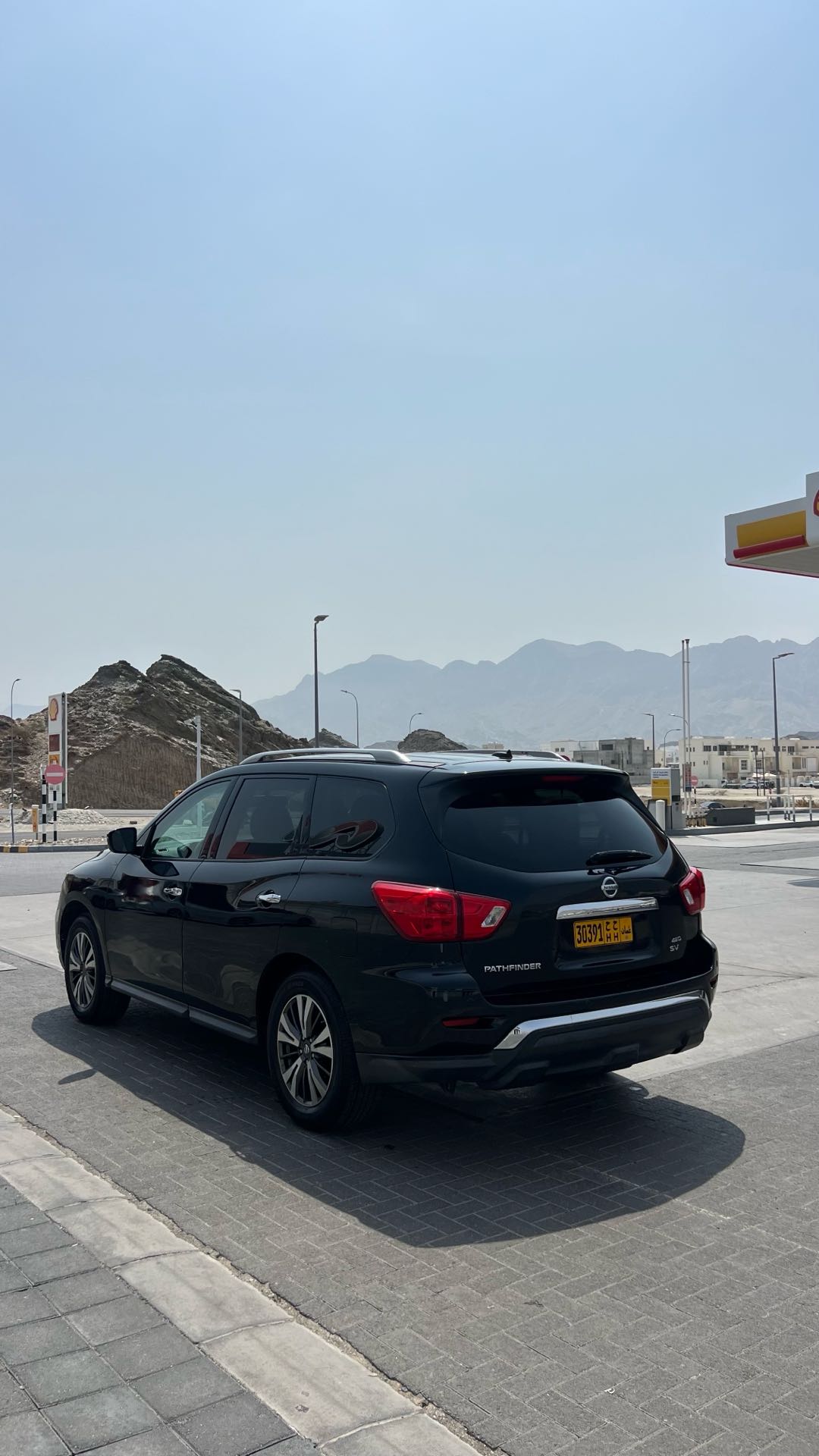 Car Image 2017 NISSAN PATHFINDER SV