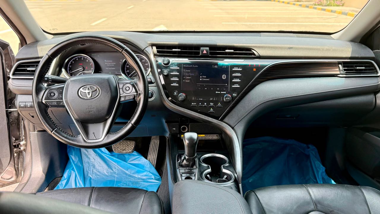 Car Image 2020 TOYOTA CAMRY XLE