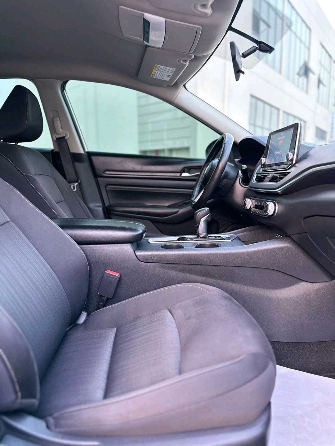 Car Image 2019 NISSAN ALTIMA S