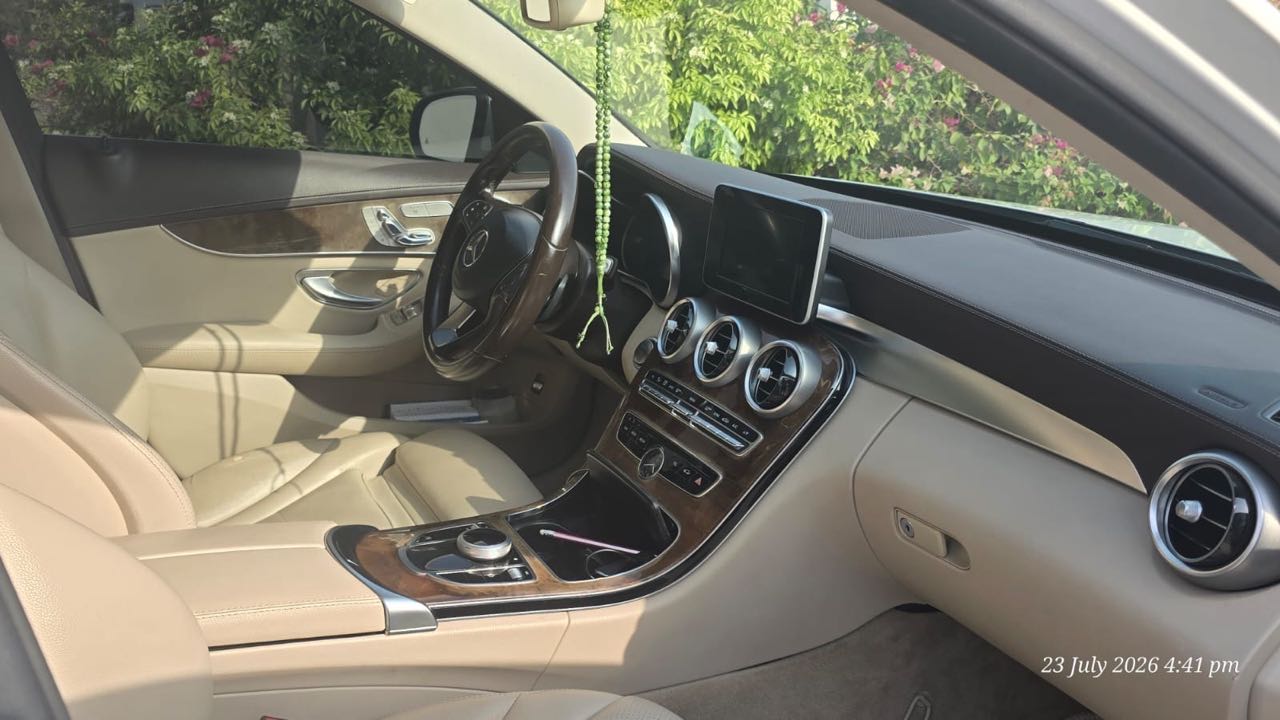 Car Image 2017 MERCEDES C Class 300