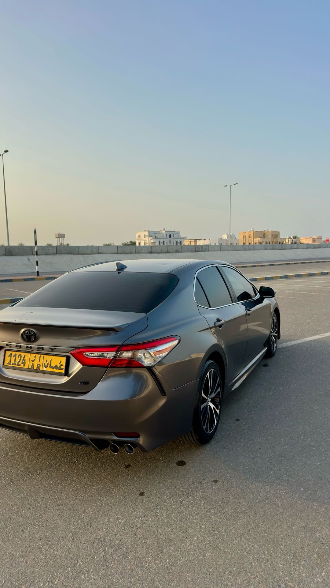 Car Image 2019 TOYOTA CAMRY SE