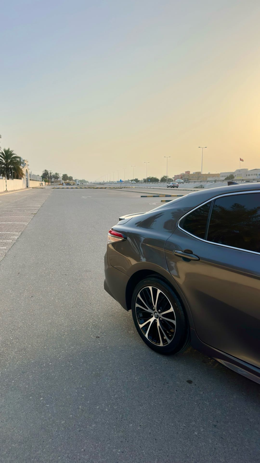 Car Image 2019 TOYOTA CAMRY SE