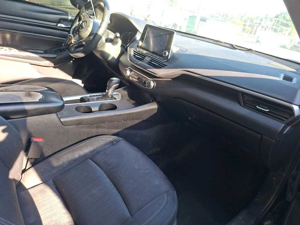 Car Image 2019 NISSAN ALTIMA S