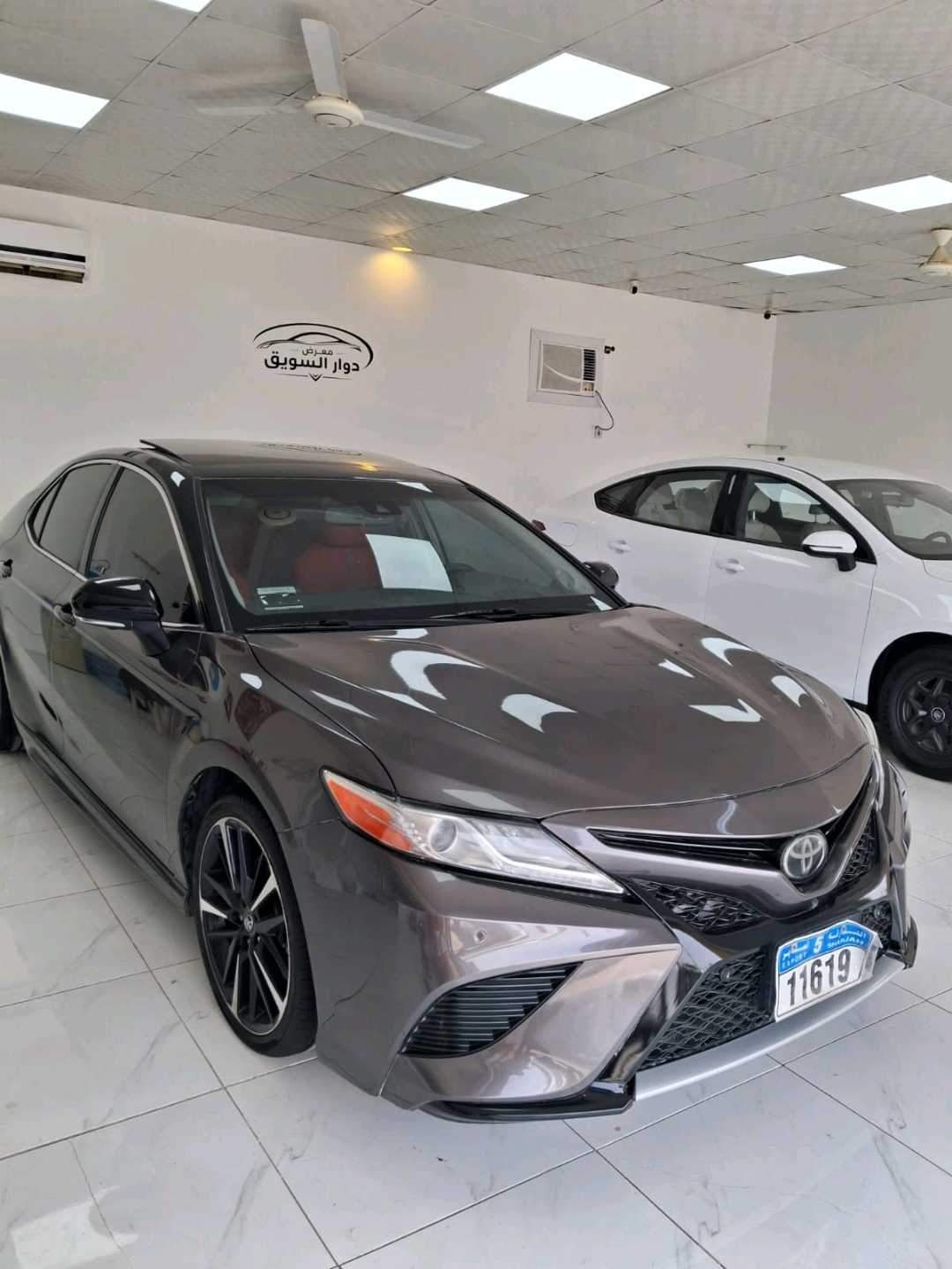 Car Image 2018 TOYOTA CAMRY XSE