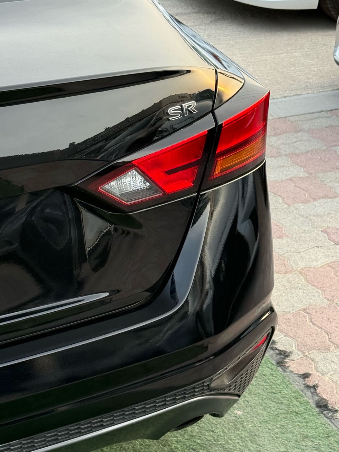 Car Image 2019 NISSAN ALTIMA SR