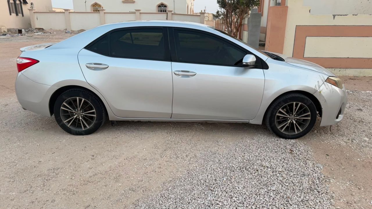 Car Image 2014 TOYOTA COROLLA SE