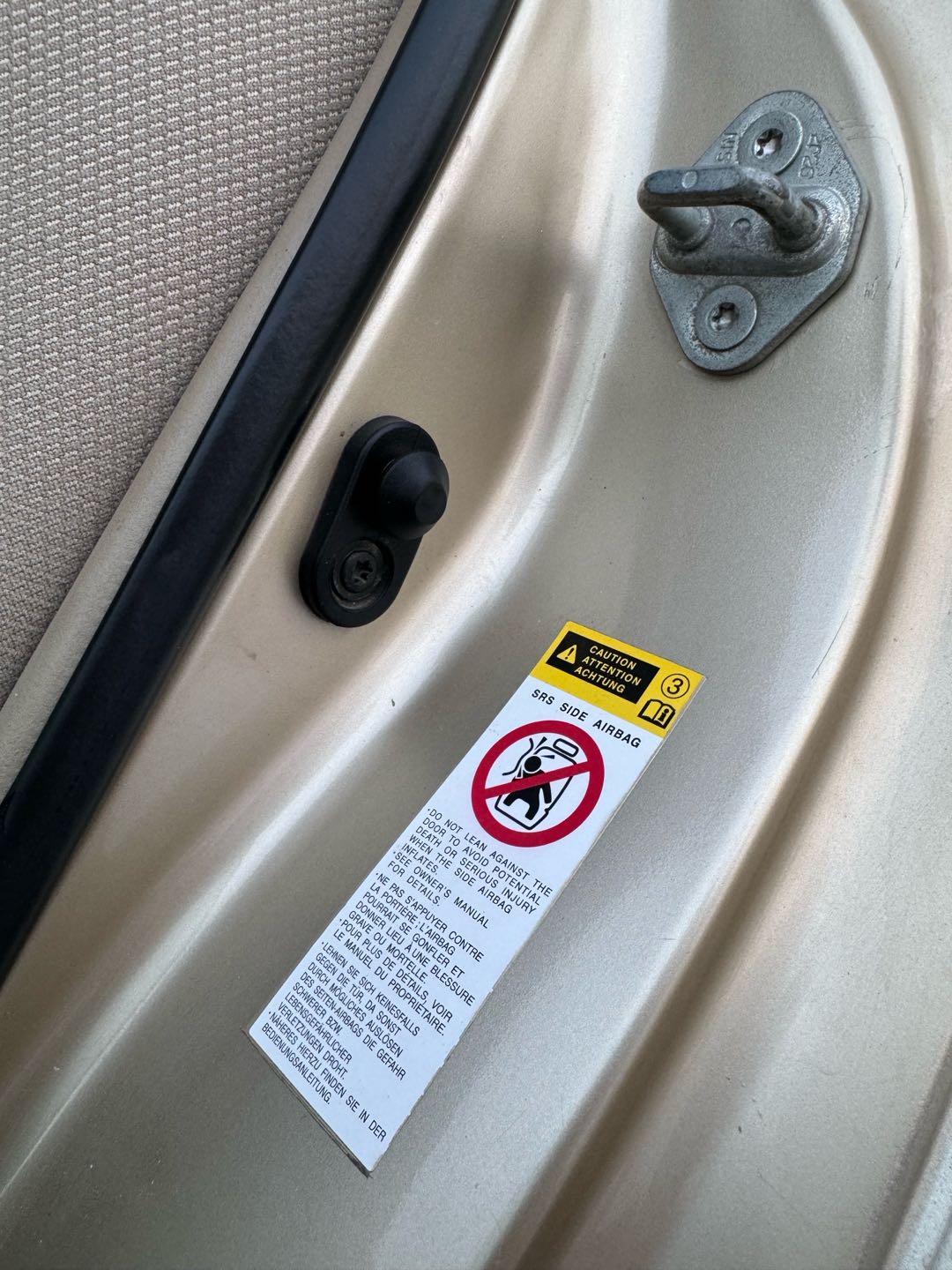Car Image 2012 TOYOTA CAMRY LE