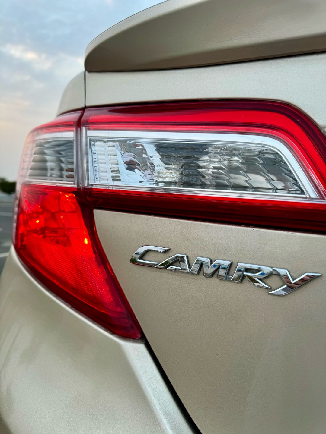 Car Image 2012 TOYOTA CAMRY LE