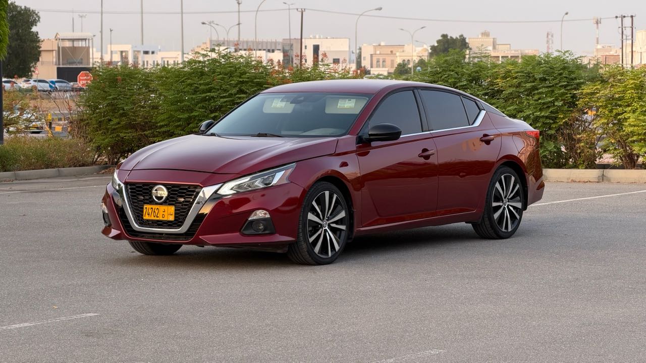 Car Image 2020 NISSAN ALTIMA SR
