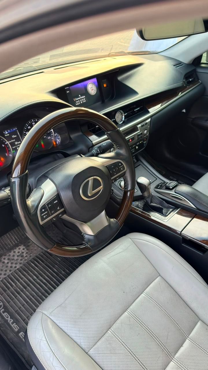 Car Image 2018 LEXUS ES 350