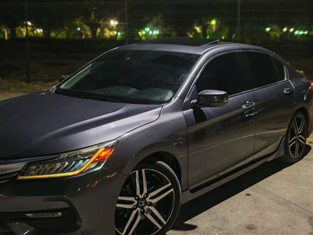 Car Image 2017 HONDA ACCORD TOURING