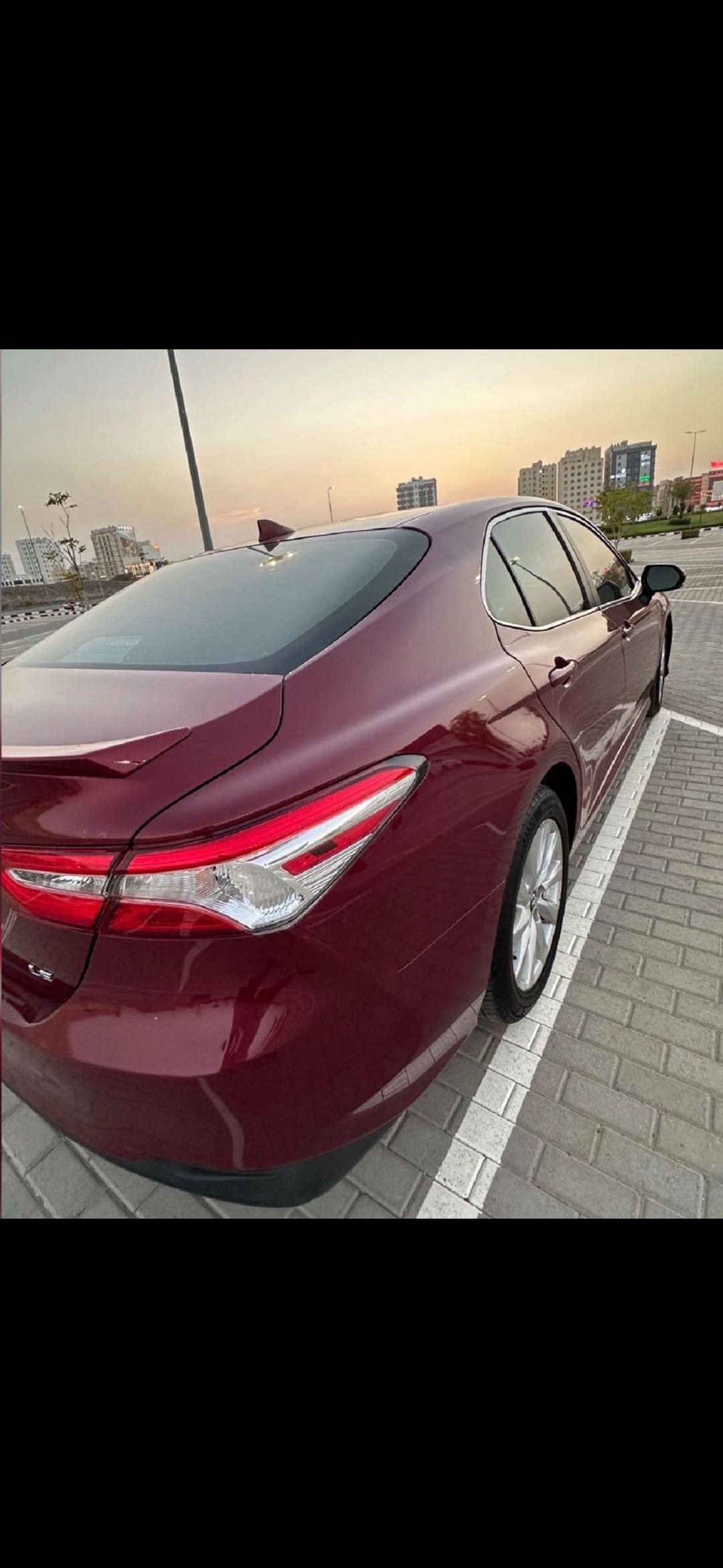 Car Image 2019 TOYOTA CAMRY LE