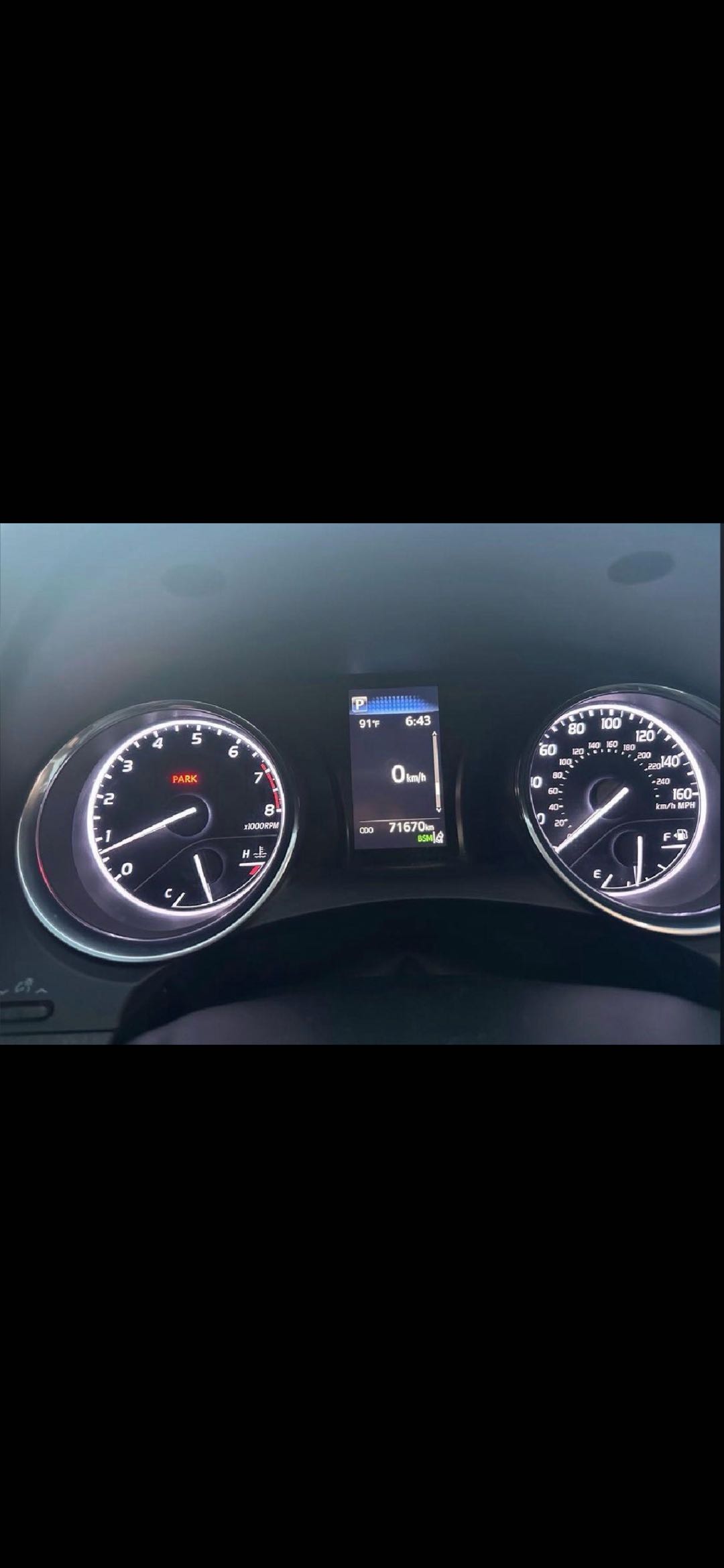 Car Image 2019 TOYOTA CAMRY LE