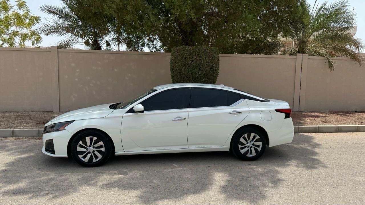 Car Image 2019 NISSAN ALTIMA S