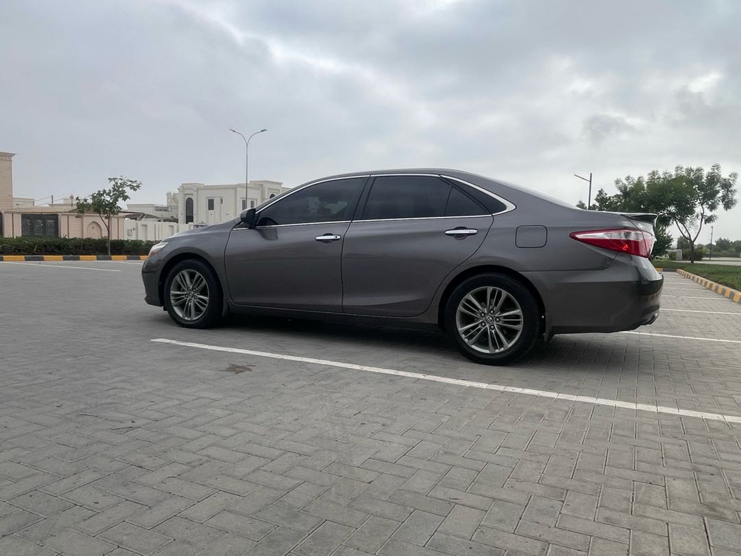 Car Image 2017 TOYOTA CAMRY SE